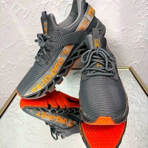 Men’s Gray Tennis Shoes